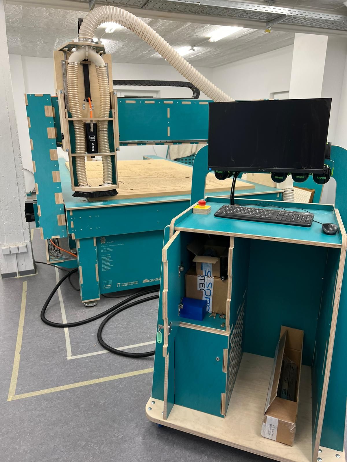 Bau einer 3-Achs CNC Fräse aus Holz